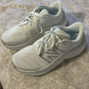 New Balance Women's White Sneakers 7.5